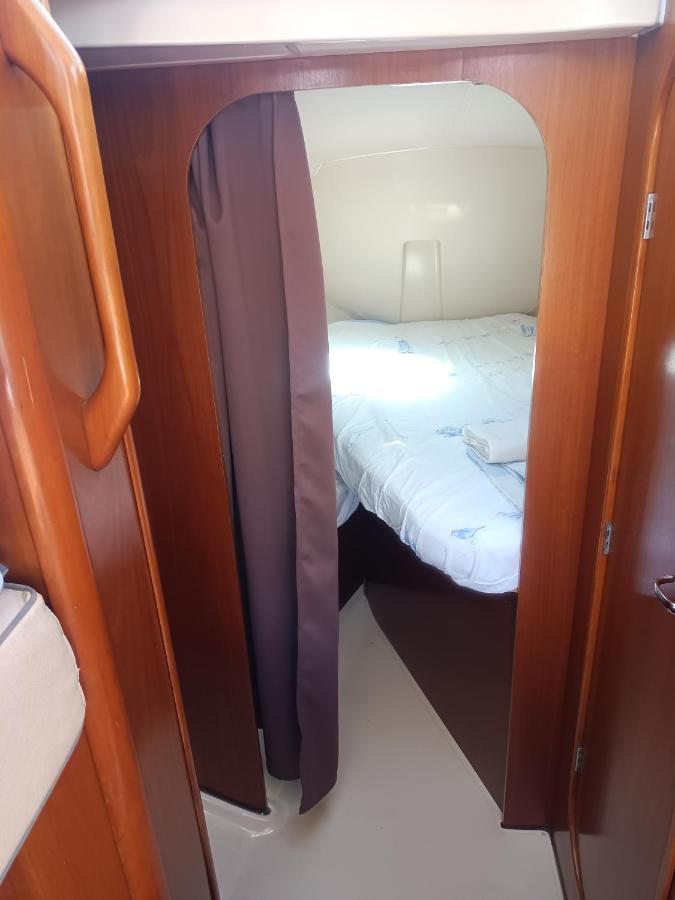 Nuit insolite à bord du bateau Exocet III Boulogne-sur-Mer Exterior foto